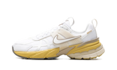 V2K Run WMNS "Gore-Tex White Light Bone" FZ2622 100