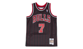 NBA Toni Kukoc Swingman Jersey "1995-96 Chicago Bulls - Black" SMJYAC18082 CBUBLCK95TKU