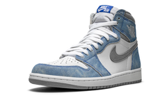1 Retro High OG "Hyper Royal" 555088 402