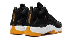 Jumpman Team 2 Low "Taxi"
