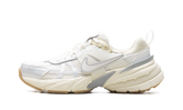 V2K Run WMNS "White Photon Dust Fir" FD0736 108