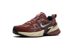 V2K Run WMNS"Red Sepia Dark Pony" FN6703 201