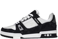 Trainer Black White