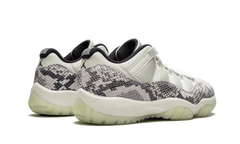 11 Retro Low "Snakeskin Light Bone" CD6846 002