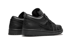 1 Low "Triple Black" 553558 091