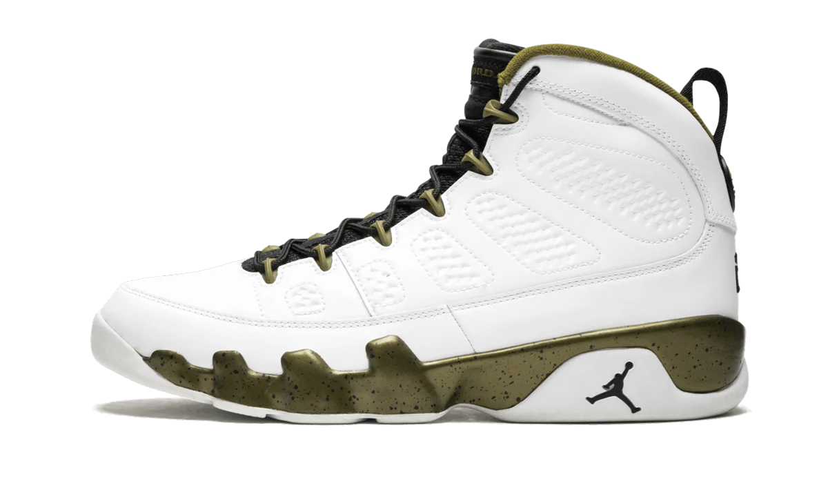 9 Retro "Statue" 302370 109