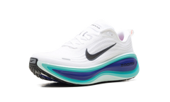 Vomero Plus "White Bright Concord Hyper Turquoise" HV8150 104